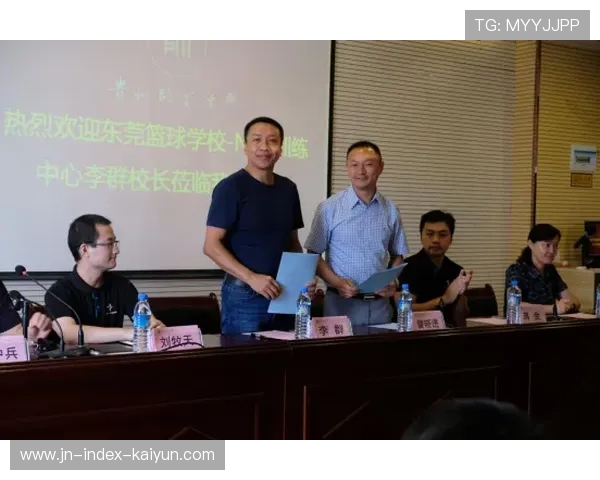 世界篮球联赛在推广中加强基层教练师资建设与培训支持，篮球教练执教理念